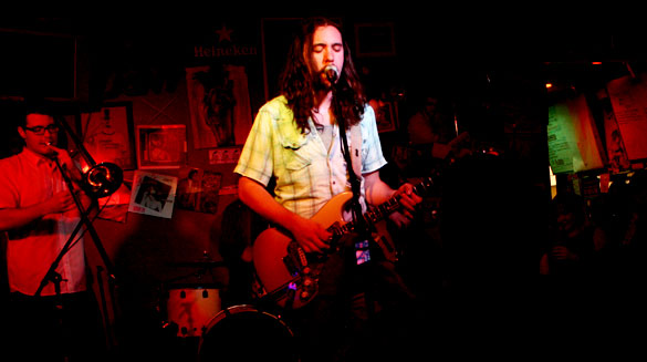 kevin-redlich-eyes-closed